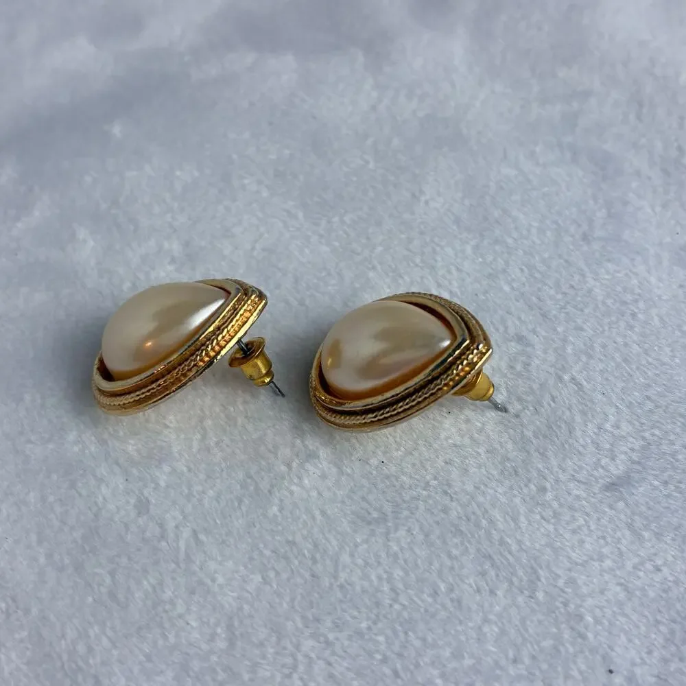Pearl Color Gold Tone Tear Drop Stud Earrings Classic Elegant Occasion Event